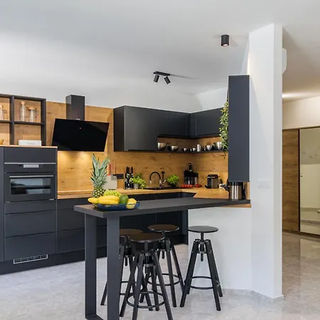 Pješčana Uvala Apartman *