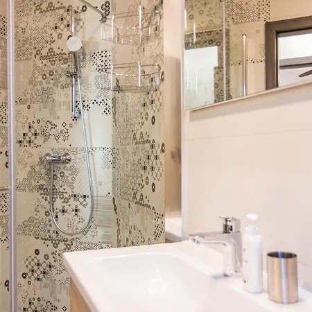 Pješčana Uvala Apartman *