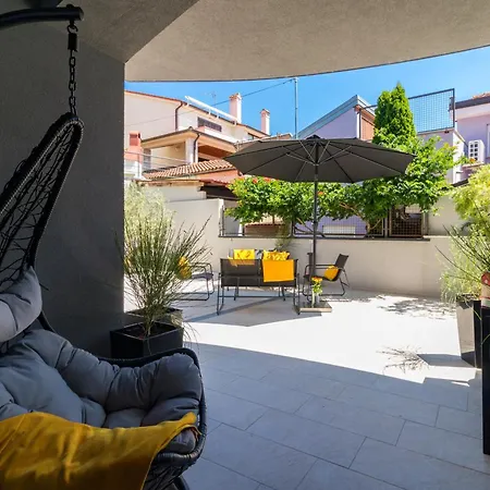 Pješčana Uvala Apartman *