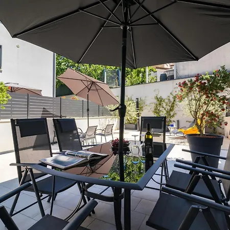 Pjescana Uvala Апартаменты