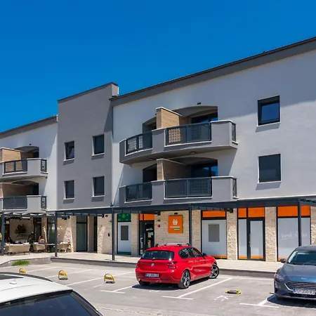 Pjescana Uvala Apartment *