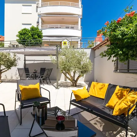 Pjescana Uvala * Pjescana Uvala